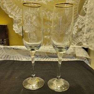 2 NIB Gold Rimmed Glass L. Stem Champagne Flutes
